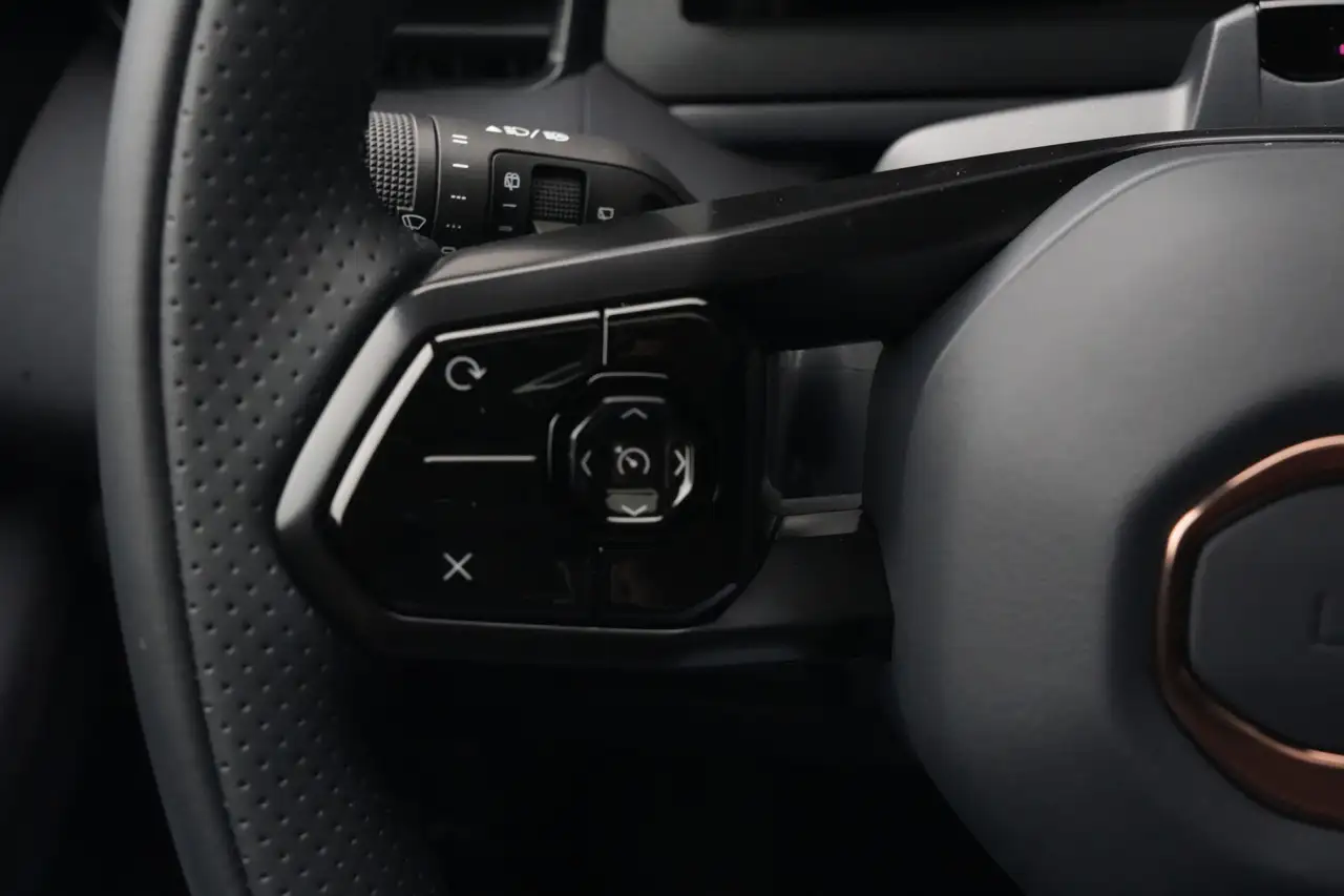 Lynk & Co 08 1.5 More 350 PK 200 KM EV PANO HARMAN KARD, миниатюра 19