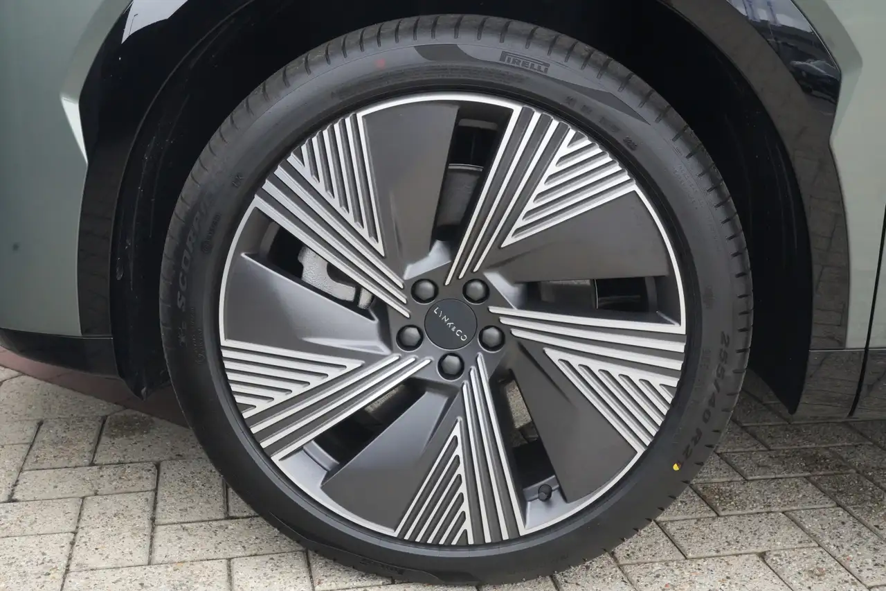 Lynk & Co 08 1.5 More 350 PK 200 KM EV PANO HARMAN KARD, миниатюра 6