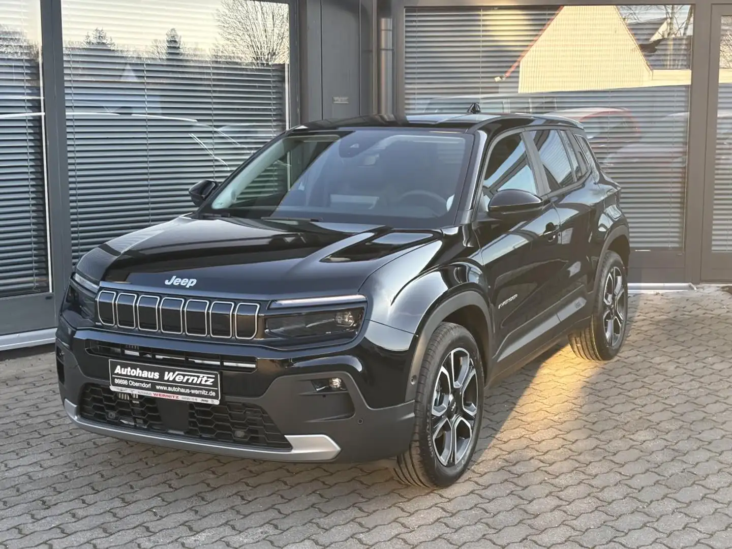 Jeep Avenger 1.2 T-GDI Summit *SHZ*KAMERA*ACC*PDC*SOFORT* Schwarz - 1