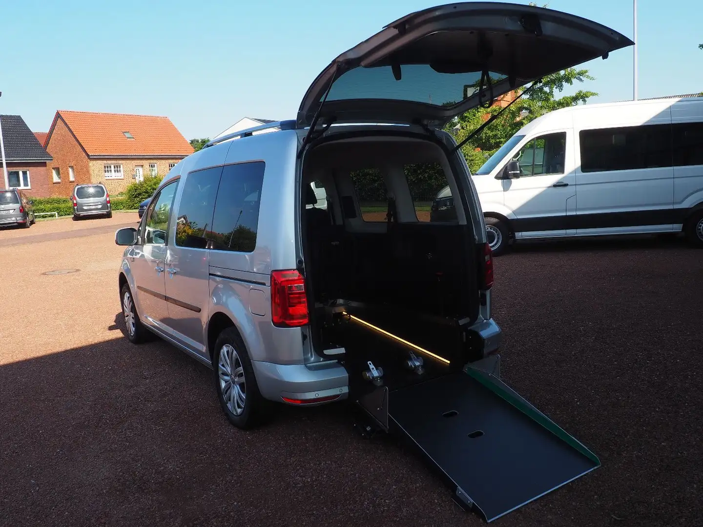 Volkswagen Caddy Navi Kamera Rollstuhlgerecht/Wenderampe Silber - 1