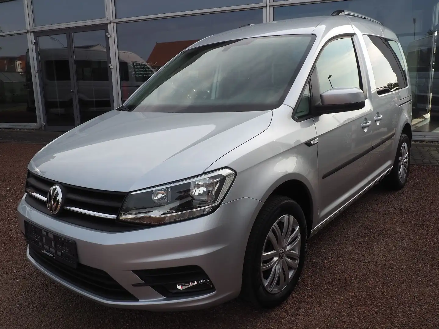 Volkswagen Caddy Navi Kamera Rollstuhlgerecht/Wenderampe Silber - 2
