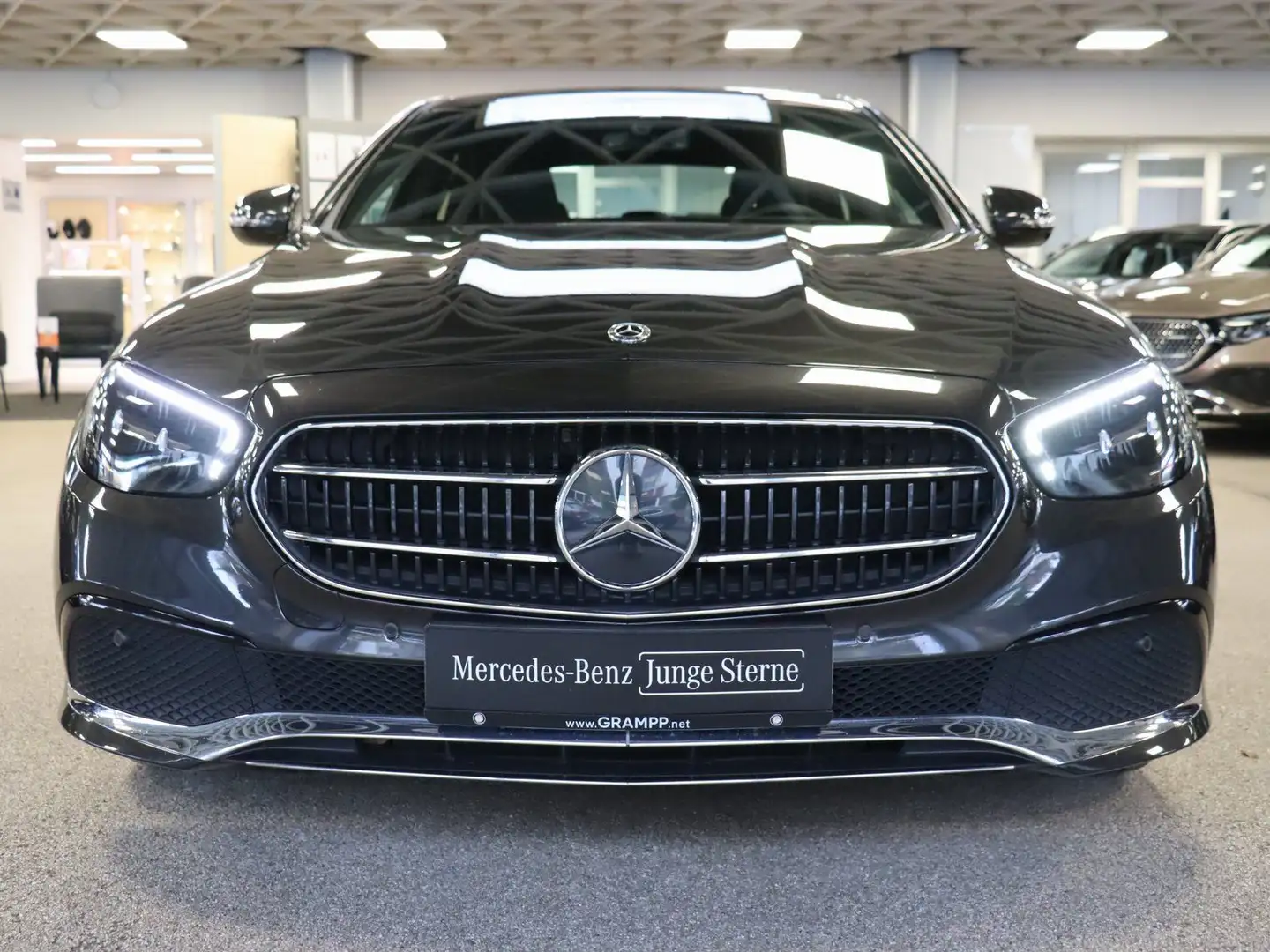 Mercedes-Benz E 220 d Avantgarde DAB/Kamera/Totwinkel/LED... Grau - 2