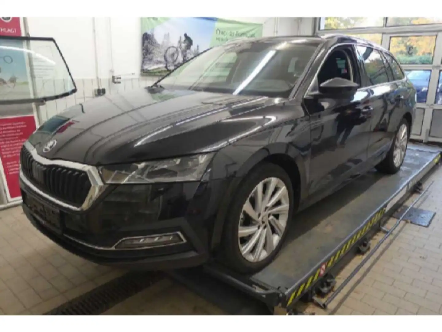 Skoda Octavia Combi Style 1.5 TSI DSG Navi Klima ACC Schwarz - 2