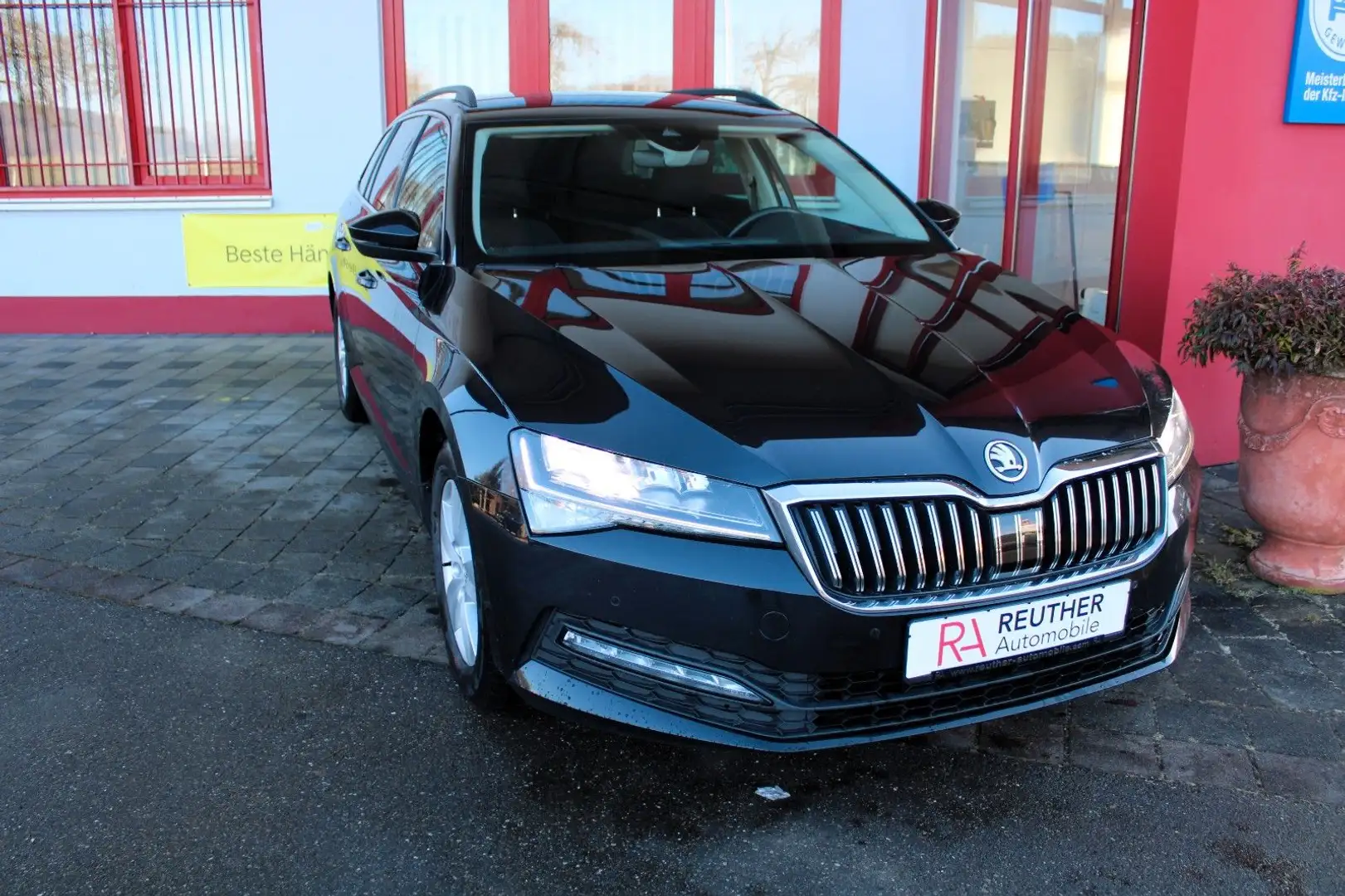 Skoda Superb Combi Ambition 2.0 TDI*RFK*LED Schwarz - 2