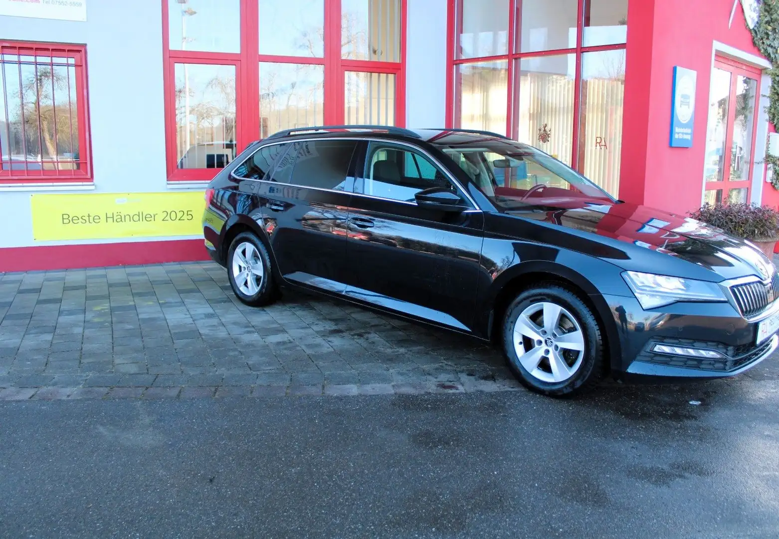 Skoda Superb Combi Ambition 2.0 TDI*RFK*LED Schwarz - 1