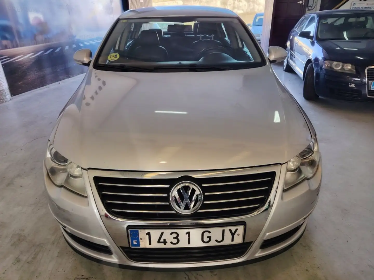 Volkswagen Passat 2.0TDI CR Advance Silber - 2