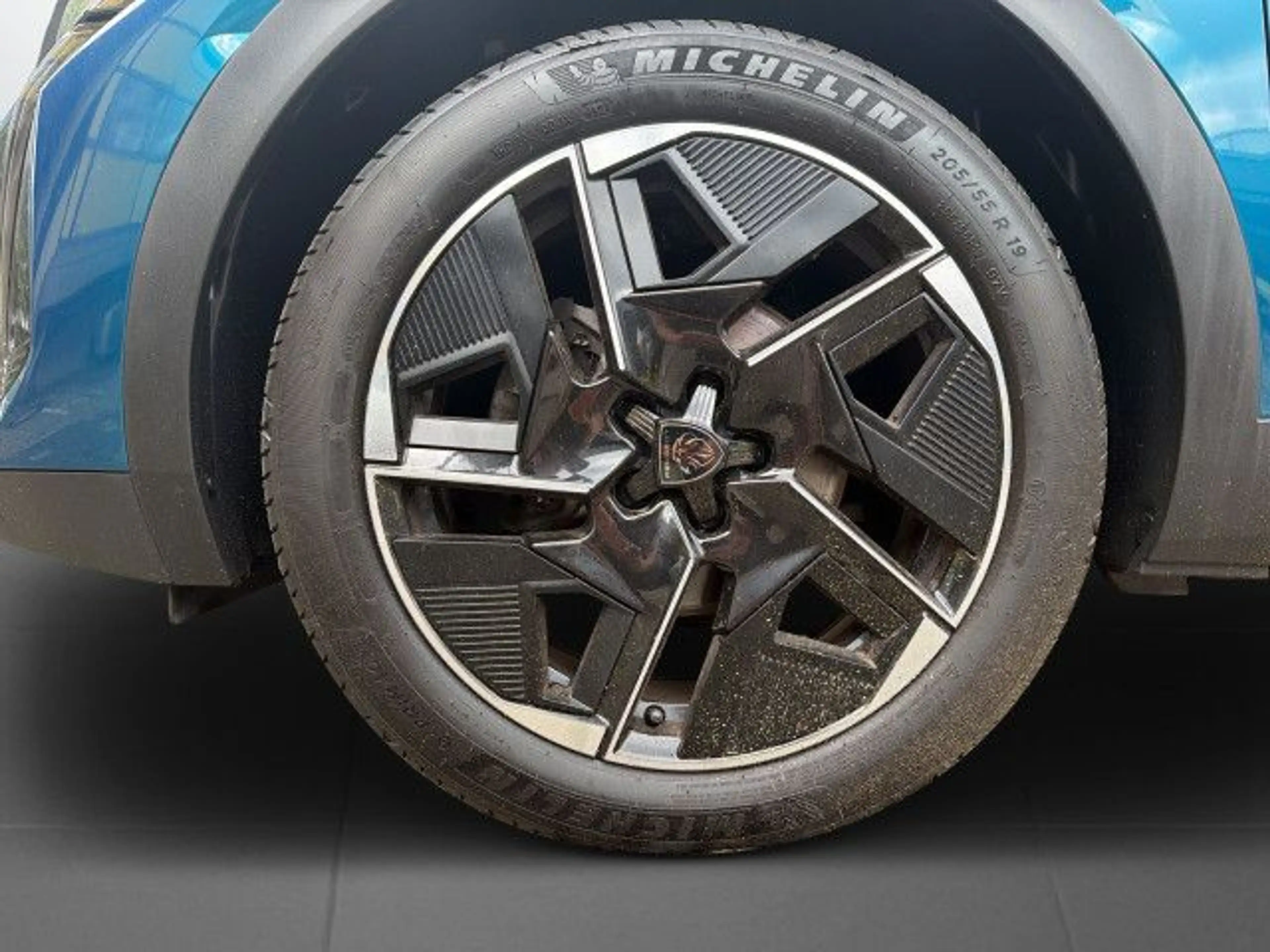 Peugeot 408 GT PureTech 130 EAT8 / R-Kamera / CarPlay Navi — photo 9