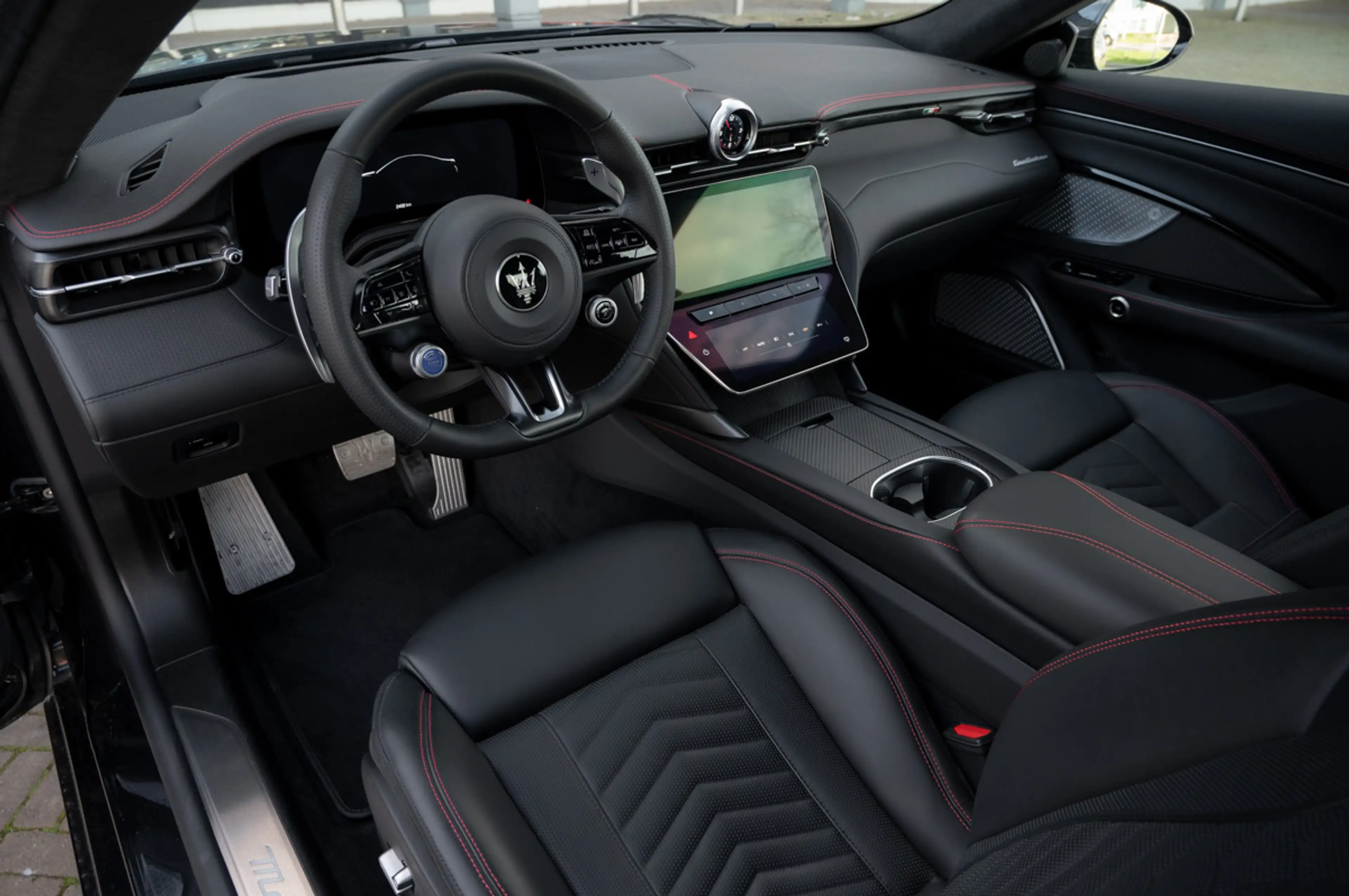 Maserati GranTurismo V6 AWD Trofeo — photo 4
