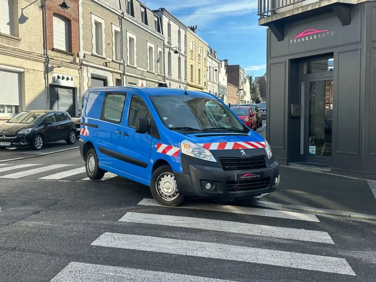 Peugeot Expert 2.0L PACK CLIM NAV / ATTELAGE / REGULATE