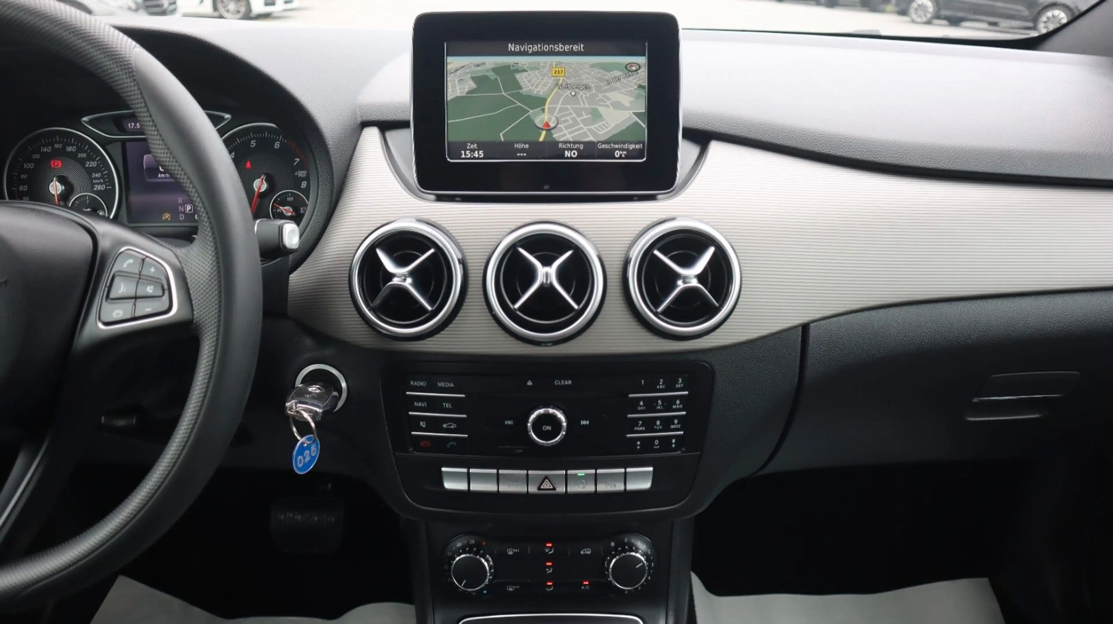 Mercedes-Benz B 220 B220 4Matic Style Aut Navi PDC Klima Memory Temp — photo 13