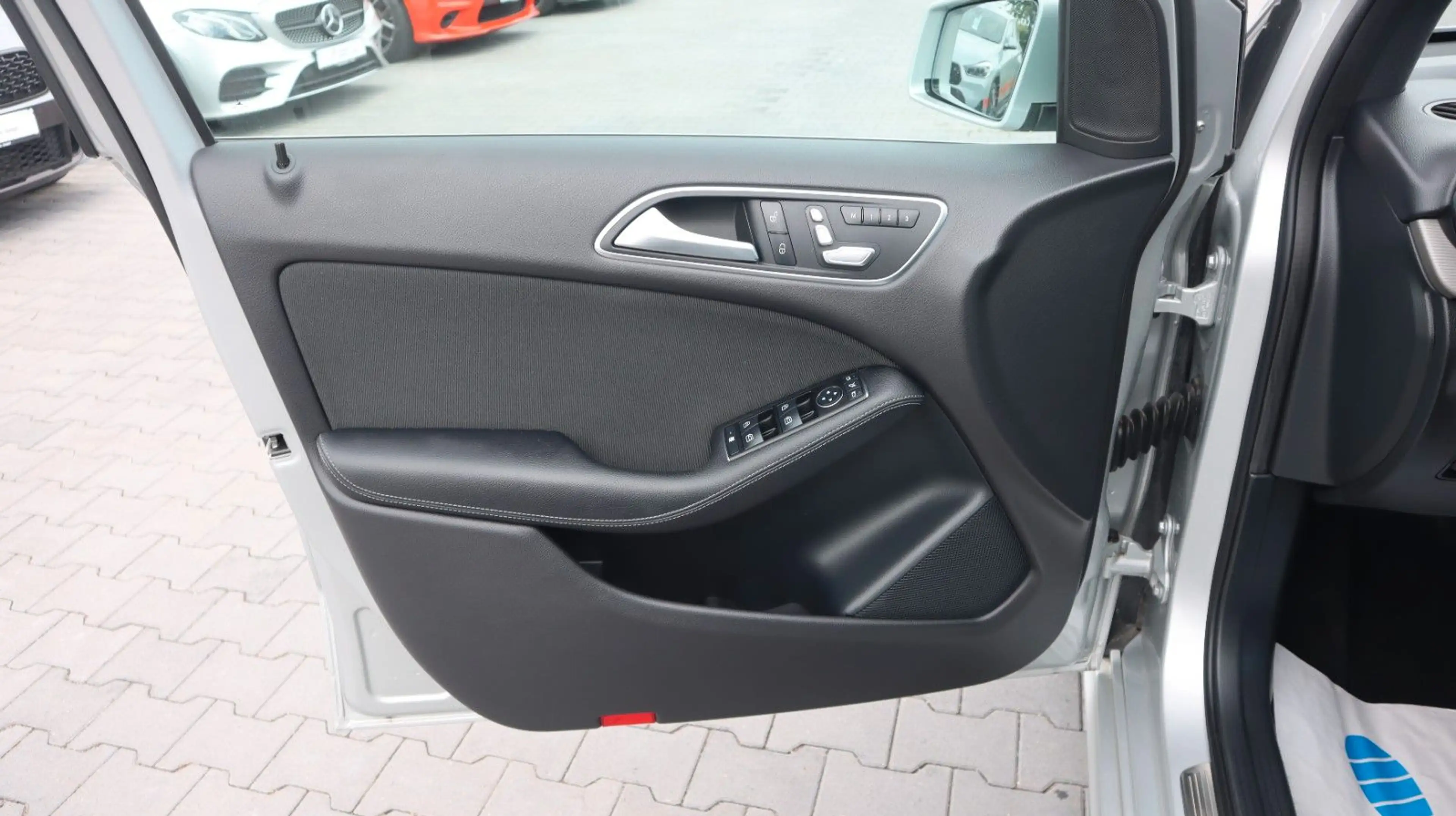 Mercedes-Benz B 220 B220 4Matic Style Aut Navi PDC Klima Memory Temp — photo 8