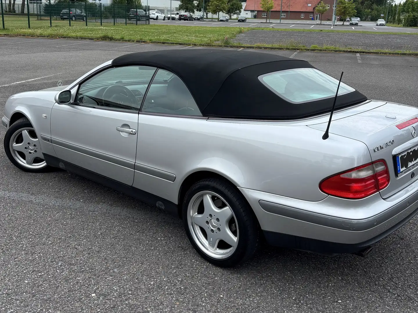 Mercedes-Benz CLK 320 CLK-Klasse Cabrio Elegance Argintiu - 1