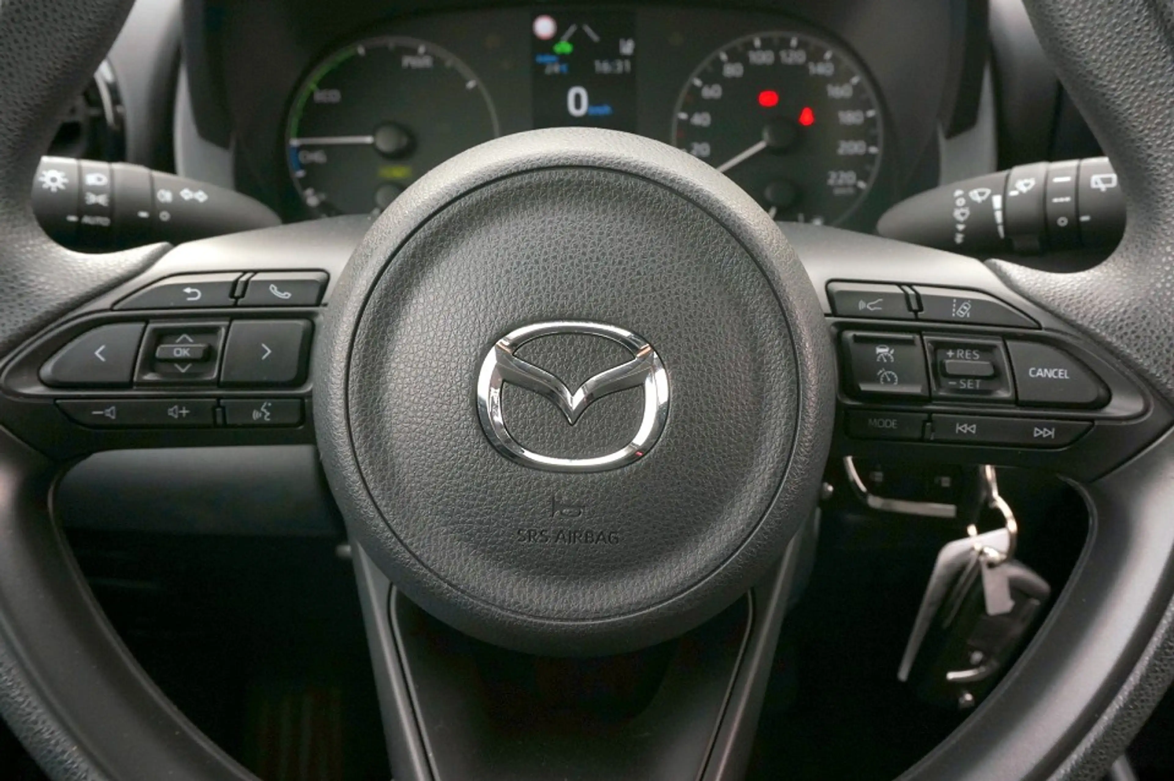 Mazda 2 Hybrid Pure | Benzin Hybrid 116 | Allwetterreifen — photo 9