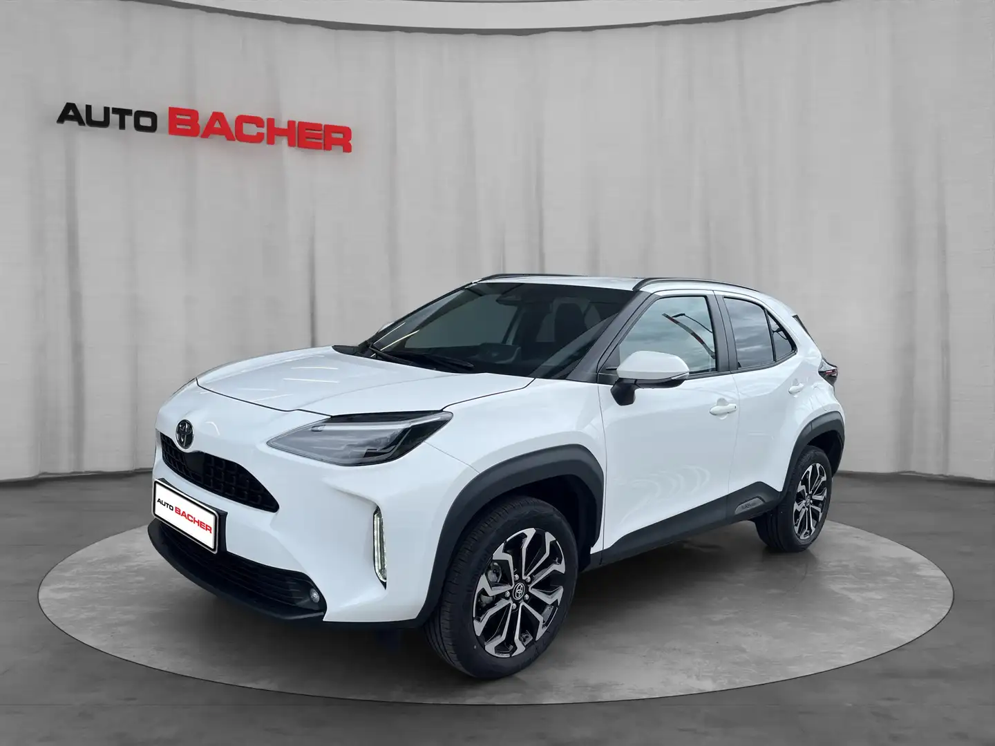 Toyota Yaris Cross 1,5 l Active Drive Hybrid Weiß - 1