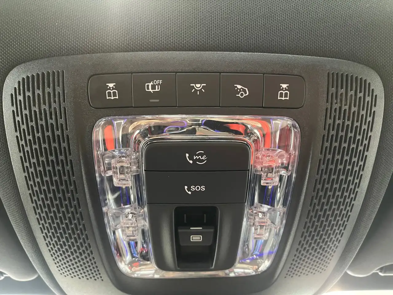 Mercedes-Benz GLA снимка Mercedes-Benz GLA