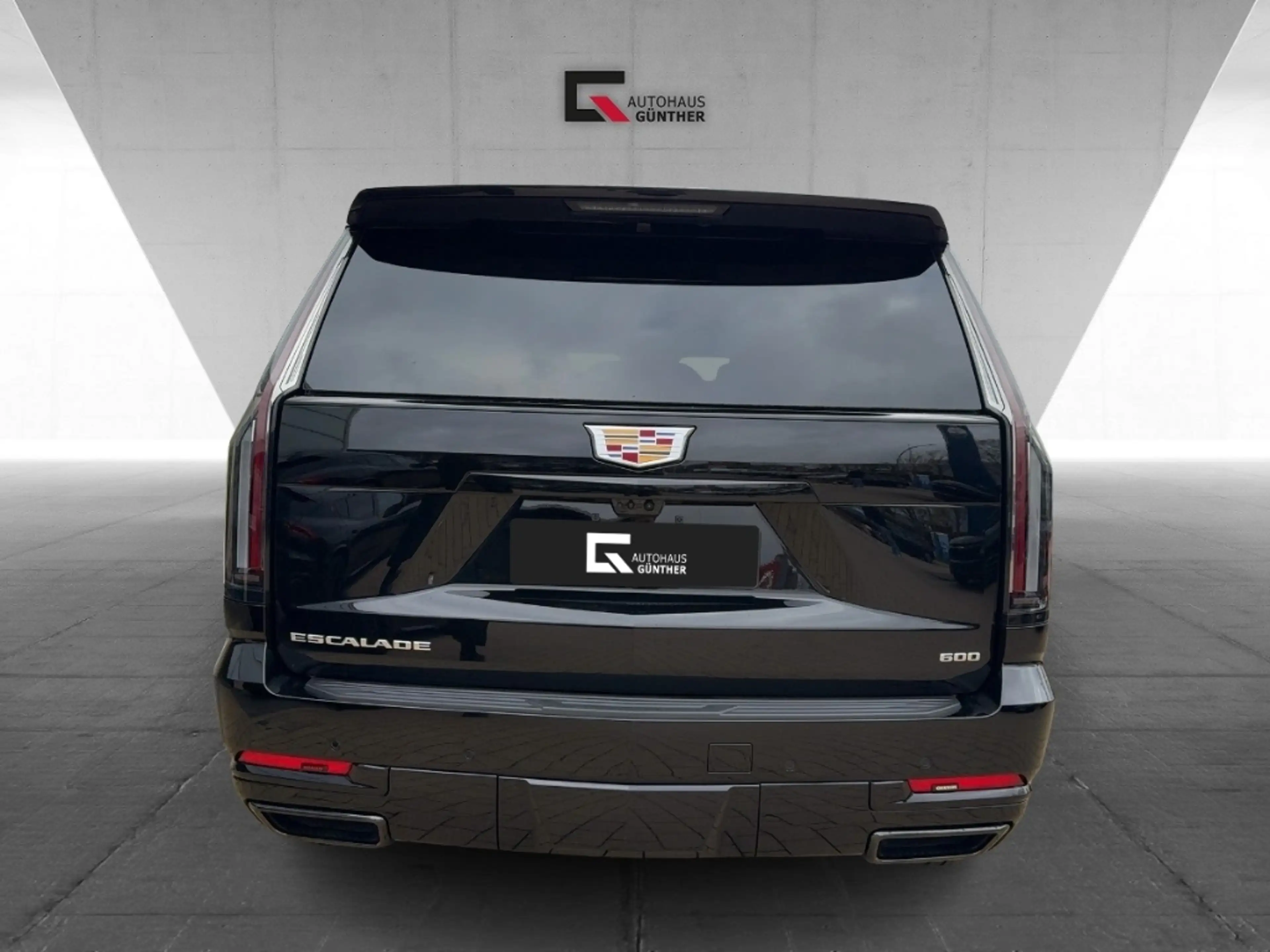 Cadillac Escalade MY26 ESV Executive Package 24 Zoll Sport Platinum — photo 3