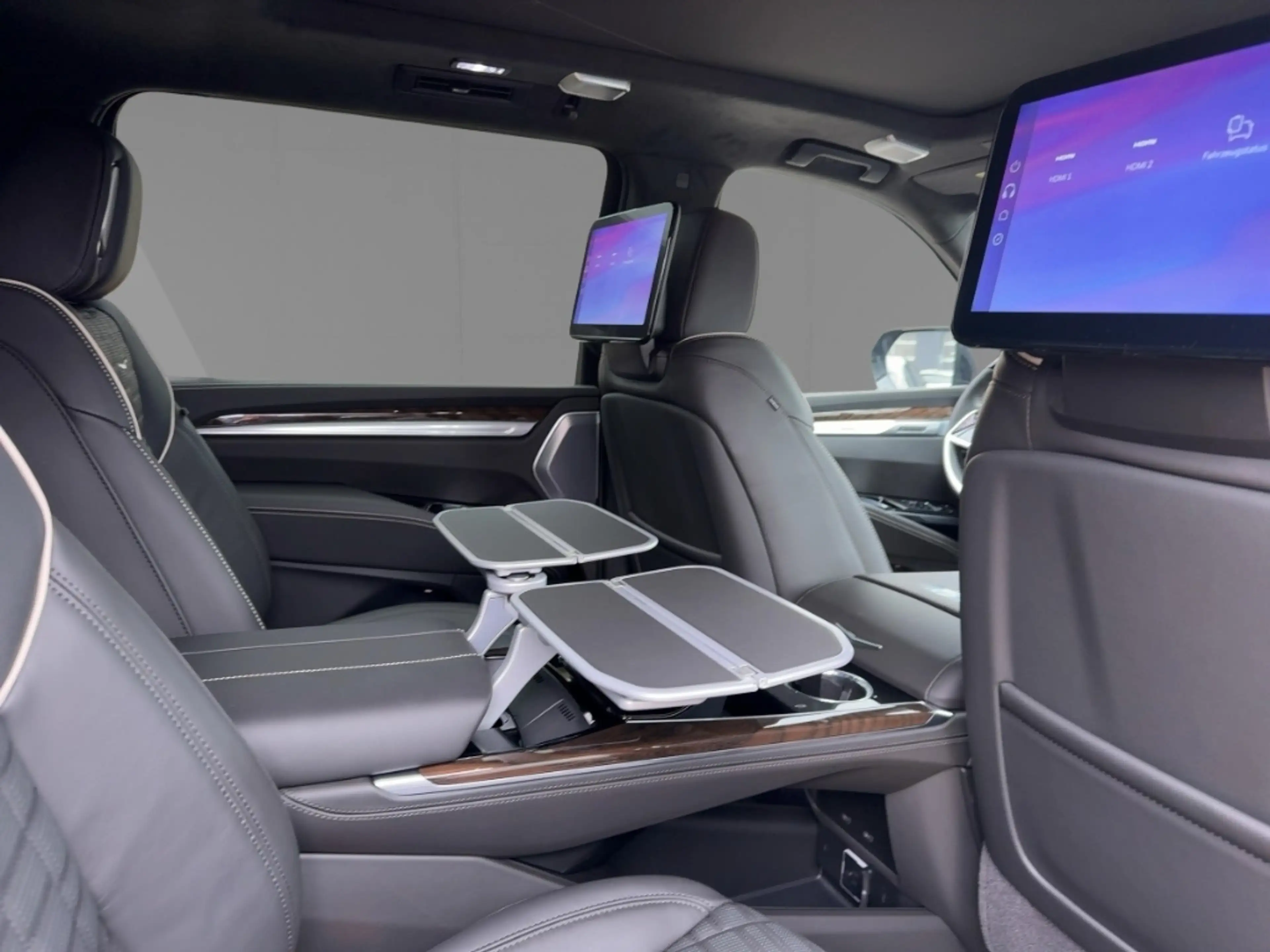 Cadillac Escalade MY26 ESV Executive Package 24 Zoll Sport Platinum — photo 11