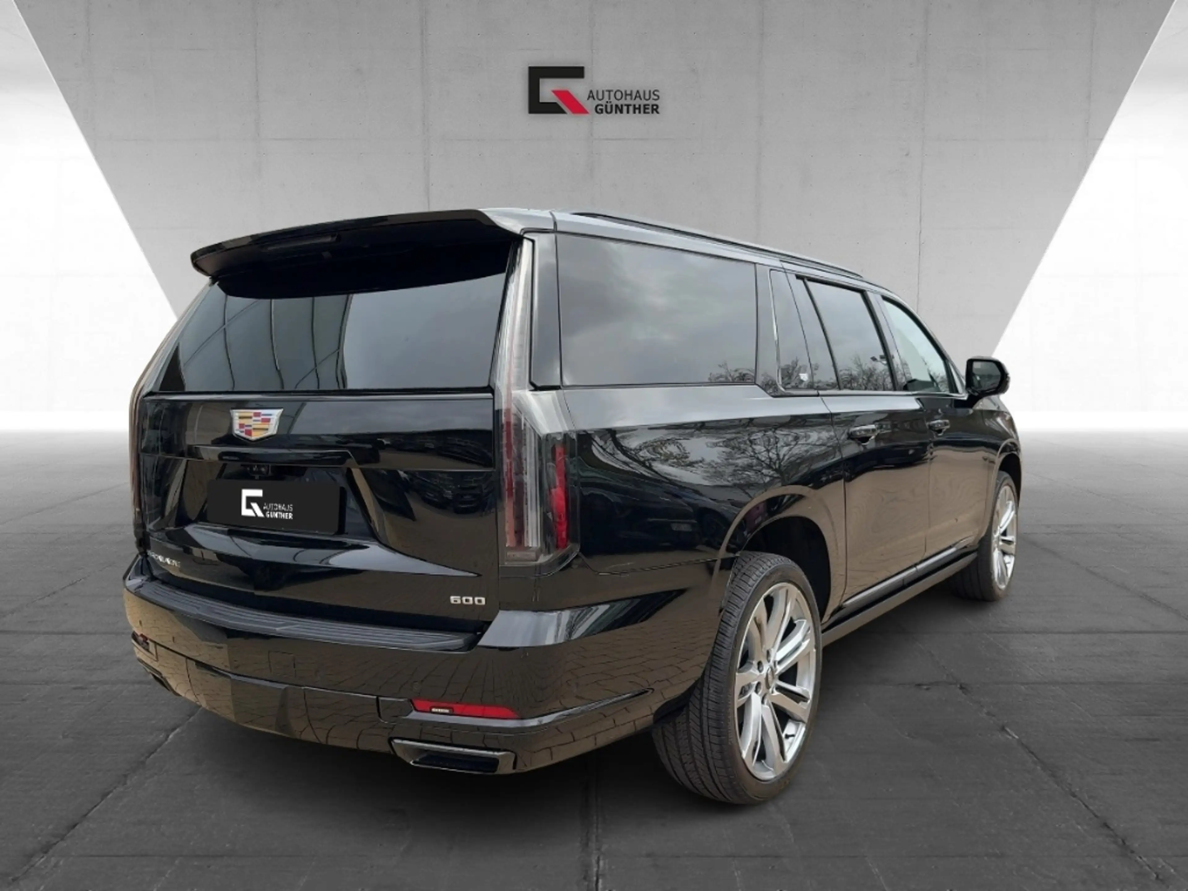Cadillac Escalade MY26 ESV Executive Package 24 Zoll Sport Platinum — photo 4