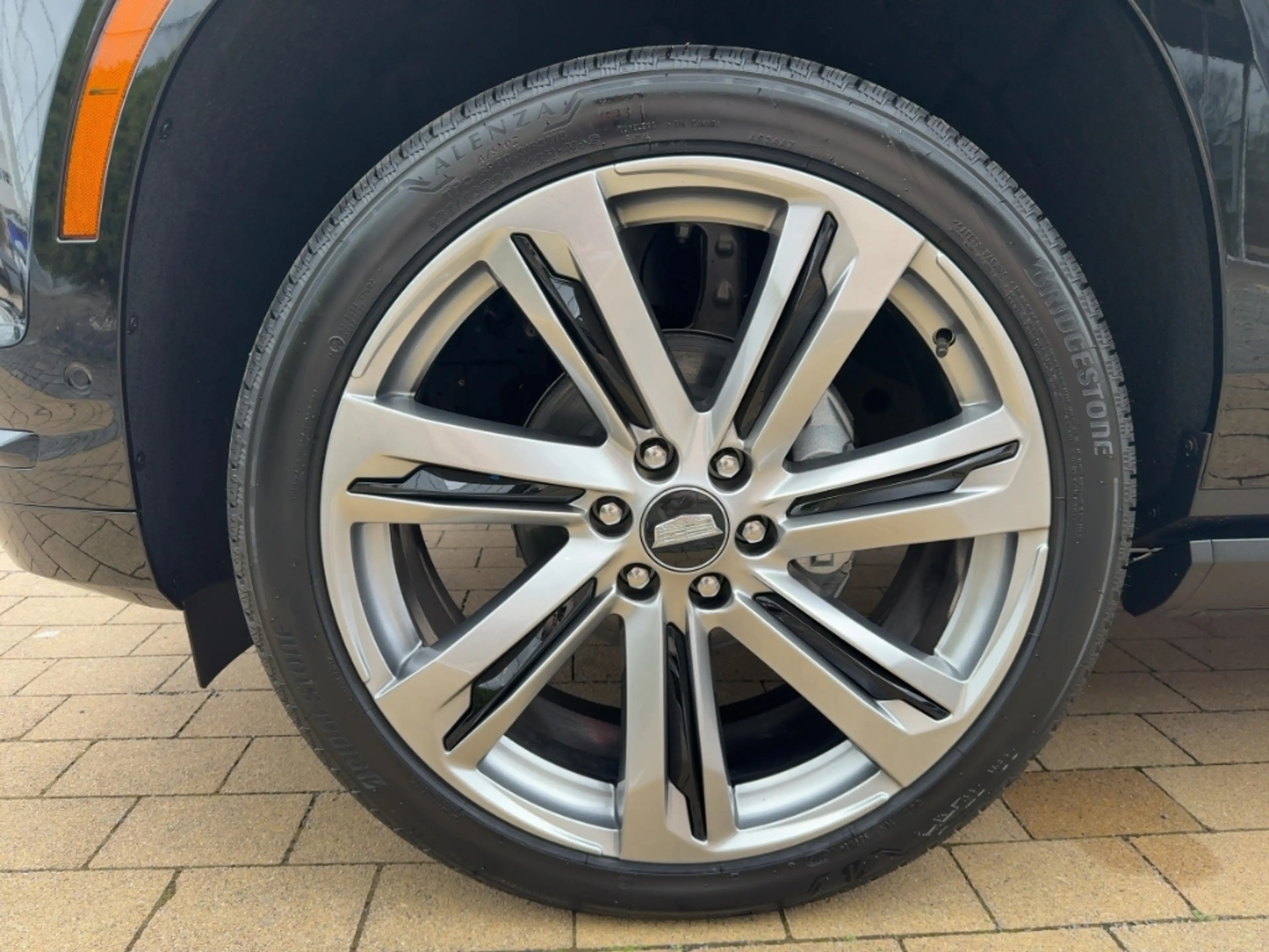 Cadillac Escalade MY26 ESV Executive Package 24 Zoll Sport Platinum — photo 7