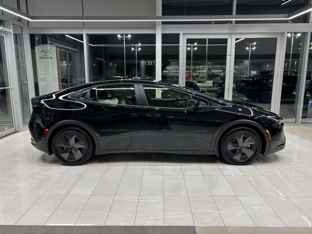 2027 Toyota Prius PRIUS HYBRIDE BRANCHABLE SE — снимка 1