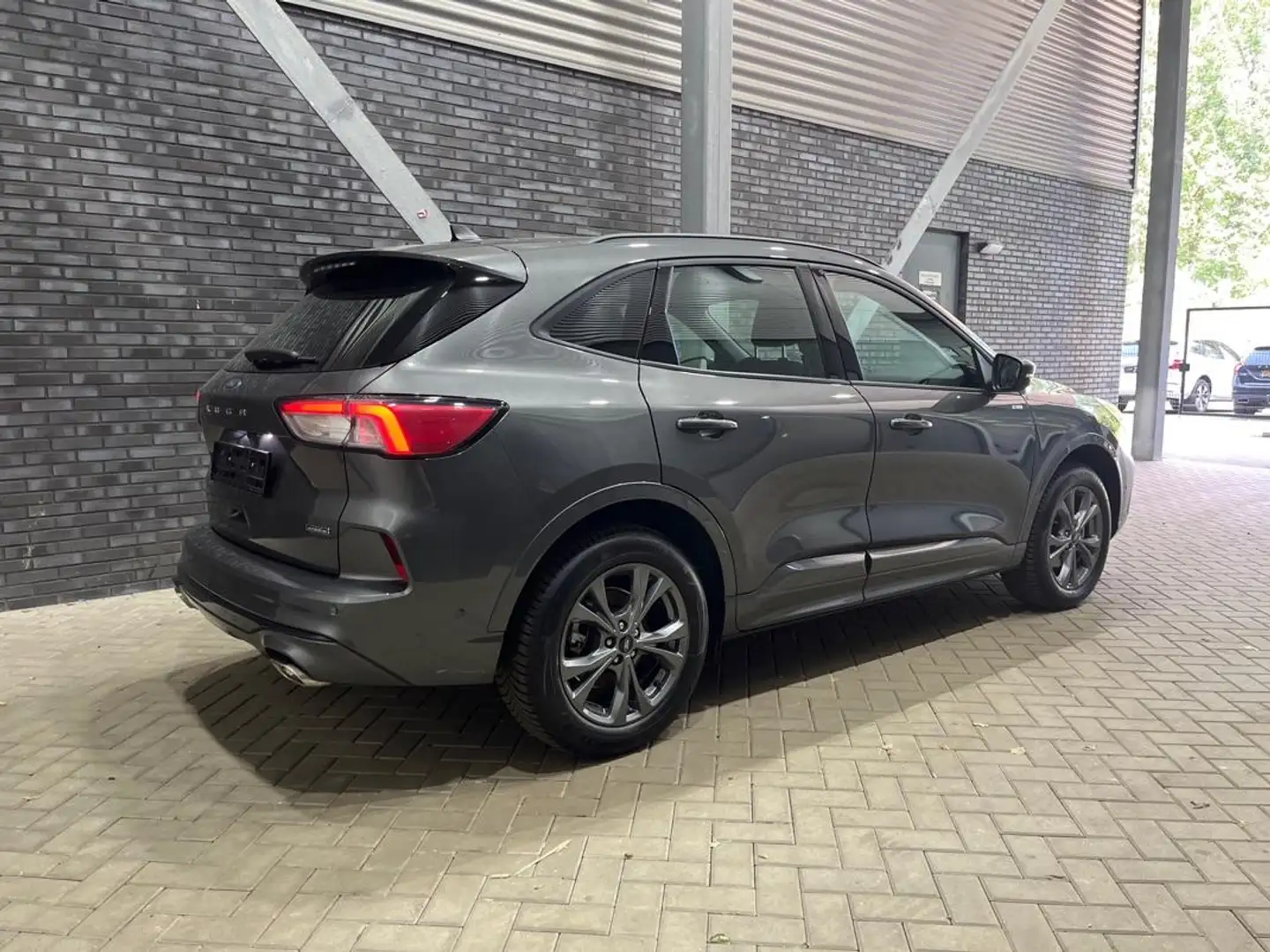Ford Kuga 2.5 PHEV ST-Line | Trekhaak | Head-Up | Camera | A Grijs - 2
