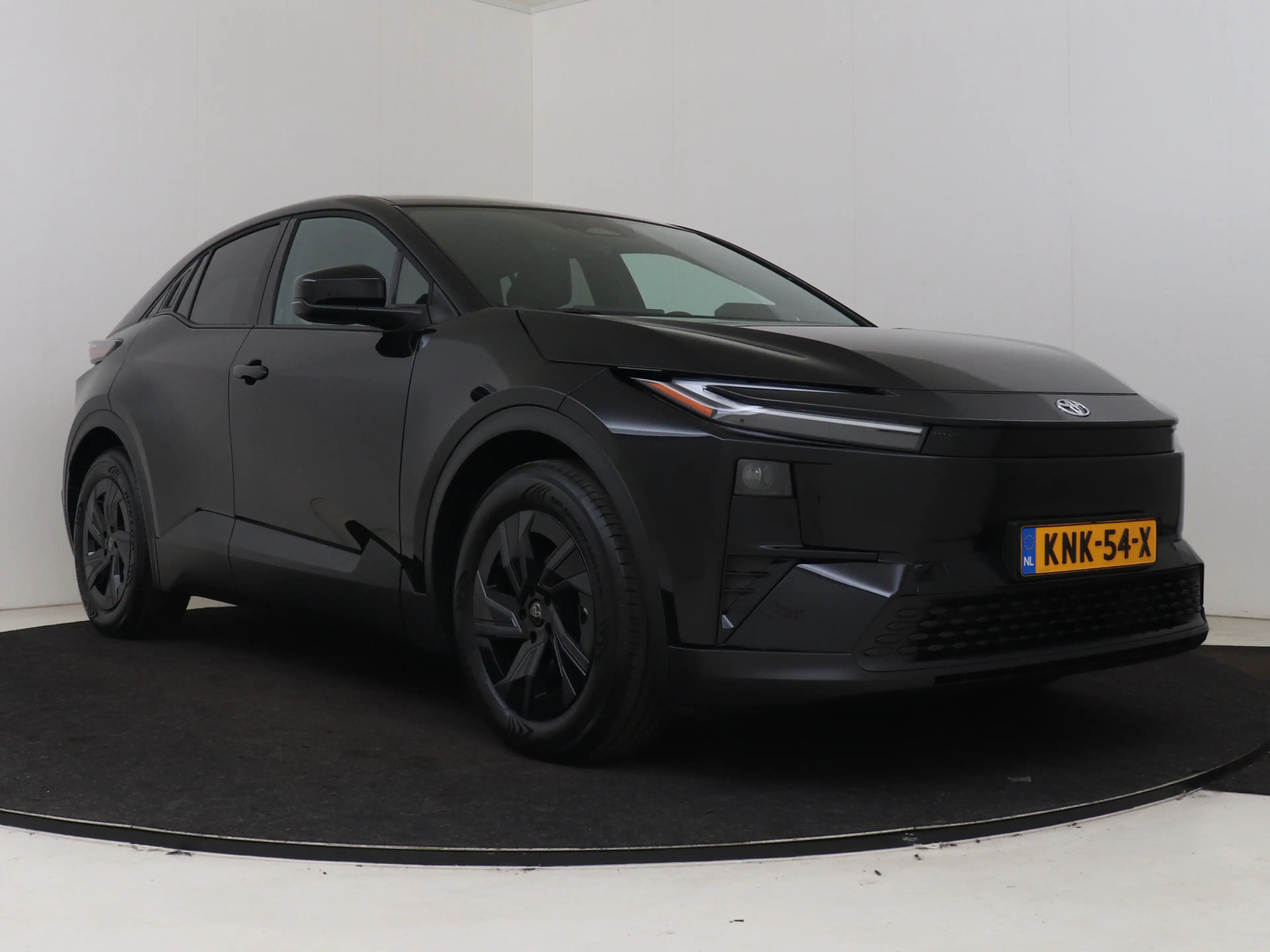 Toyota C-HR+ First Edition 77 kWh — photo 12