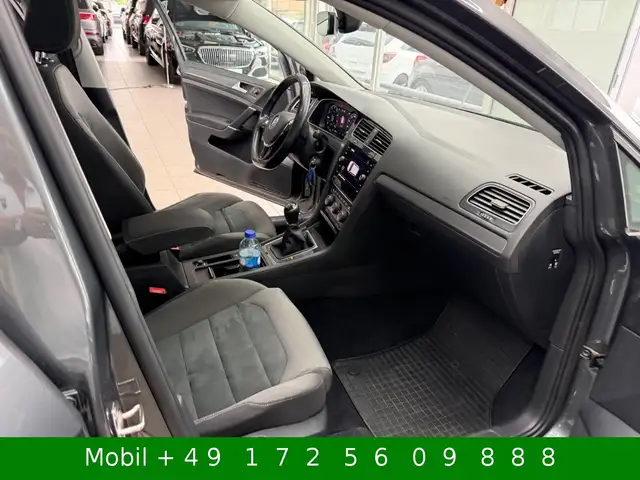 Volkswagen Golf view 10