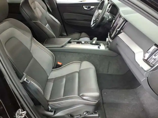 Volvo XC60 view 11