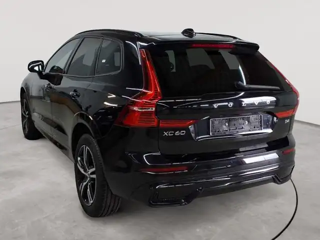 Volvo XC60 view 2