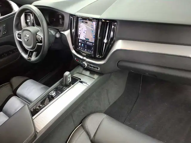 Volvo XC60 view 12