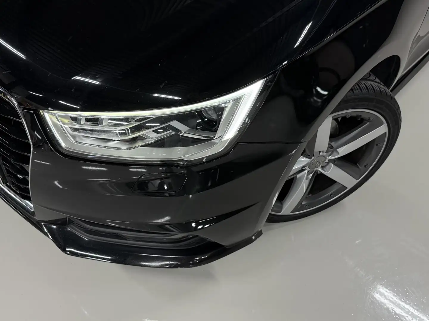 Audi A1 Sportback 1.0 TFSI | S-Line | Facelift | PDC | LED Schwarz - 2