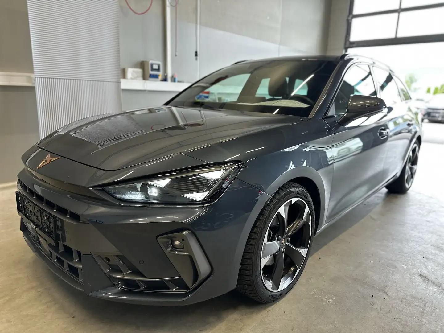 CUPRA Leon ST 1,5eTSI DSG Sennheiser Pure Perf. Edge Gris - 1