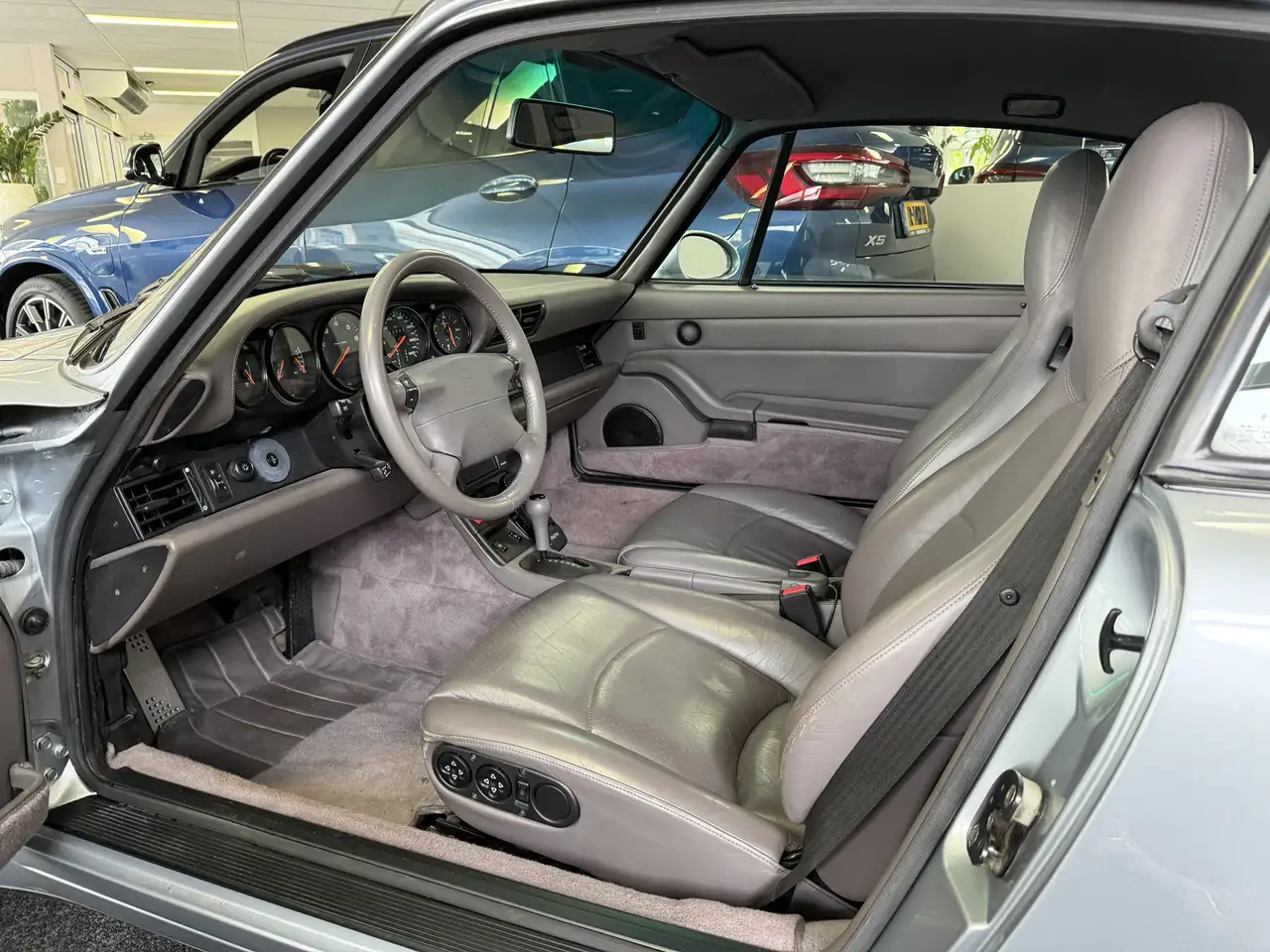 Porsche 993 3.6 Coupé - Lucht gekoeld - Aut. - Leder Bekl., foto 3