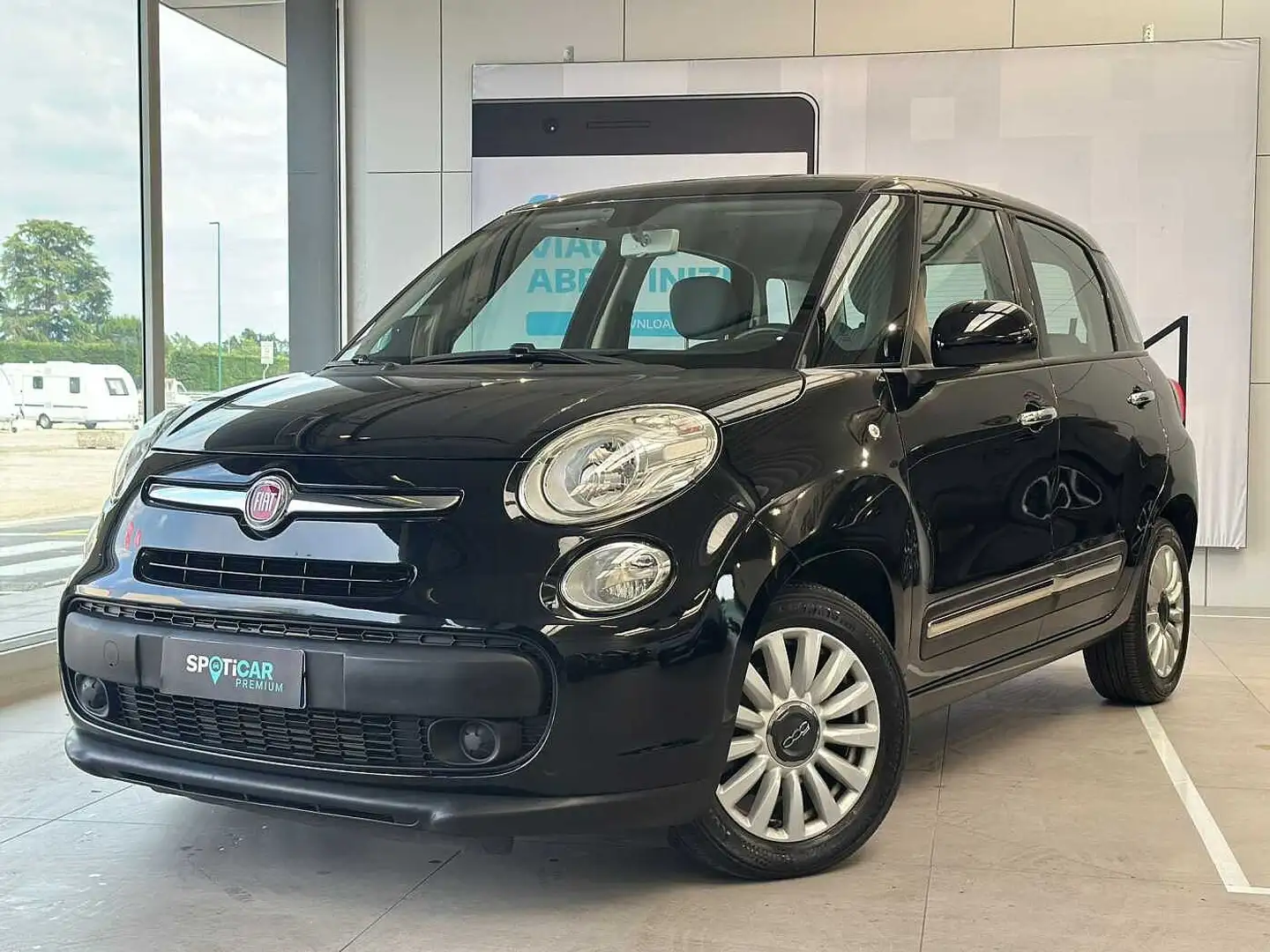 Fiat 500L 1.3 Multijet 95 CV Pop Star Zwart - 1