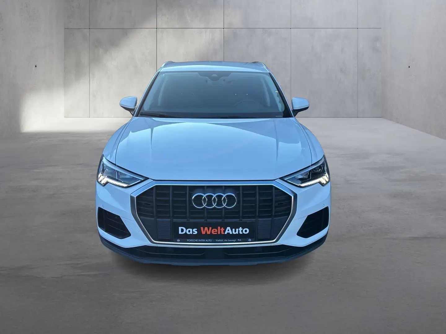 Audi Q3 35 TFSI intense Weiß - 2