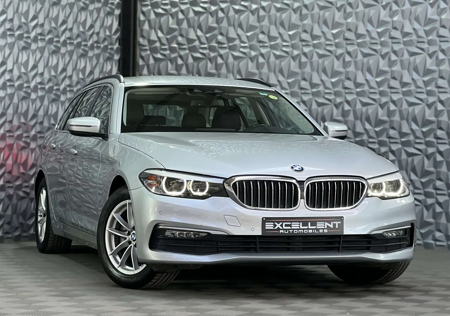 BMW 520 Touring dA*GPS*PDC*LED*CAMERA*BLUETOOTH*GARANTIE Argent - 2