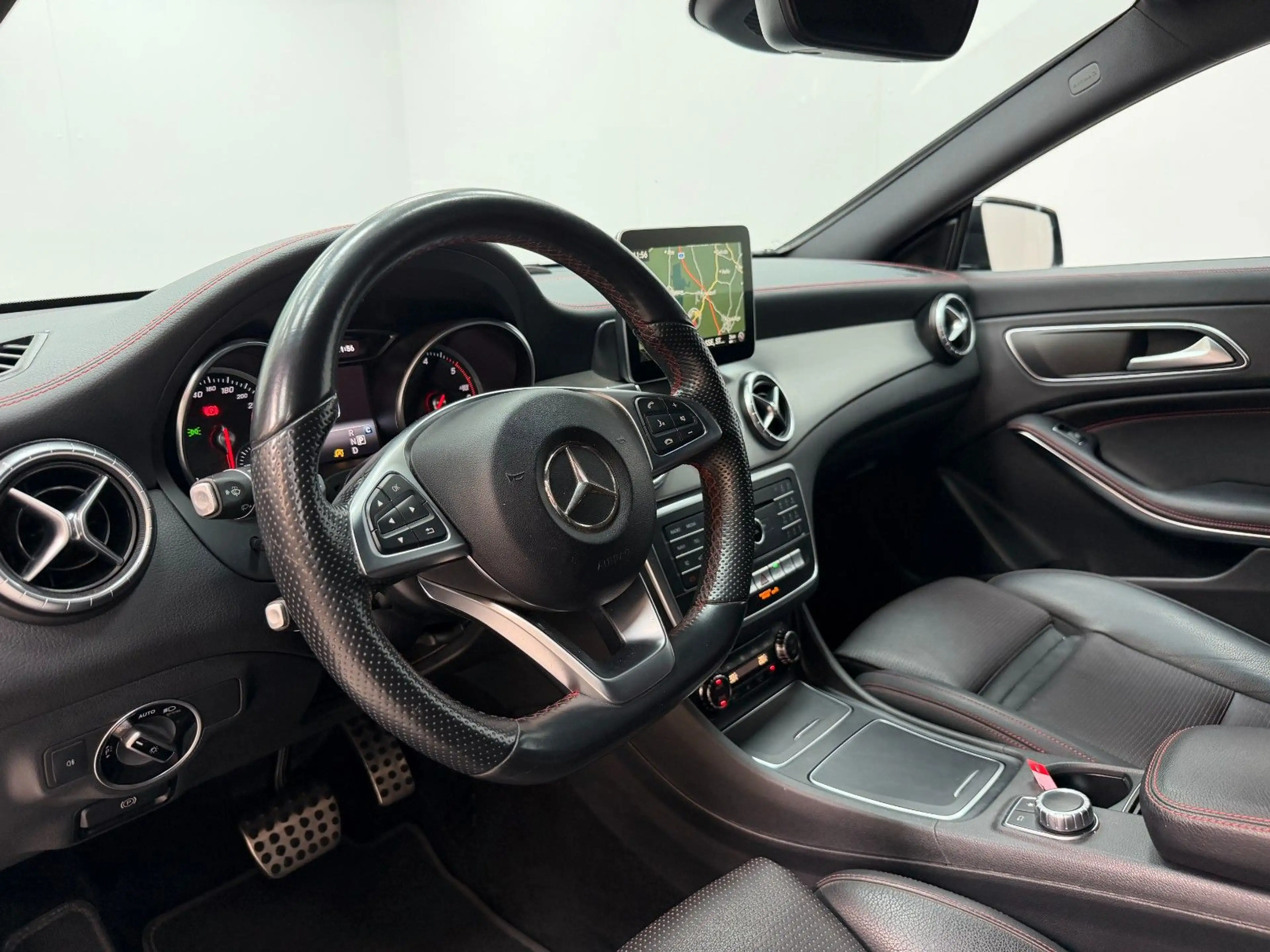Mercedes-Benz CLA 220 / AMG / AHK / NIGHT PAKET — photo 9