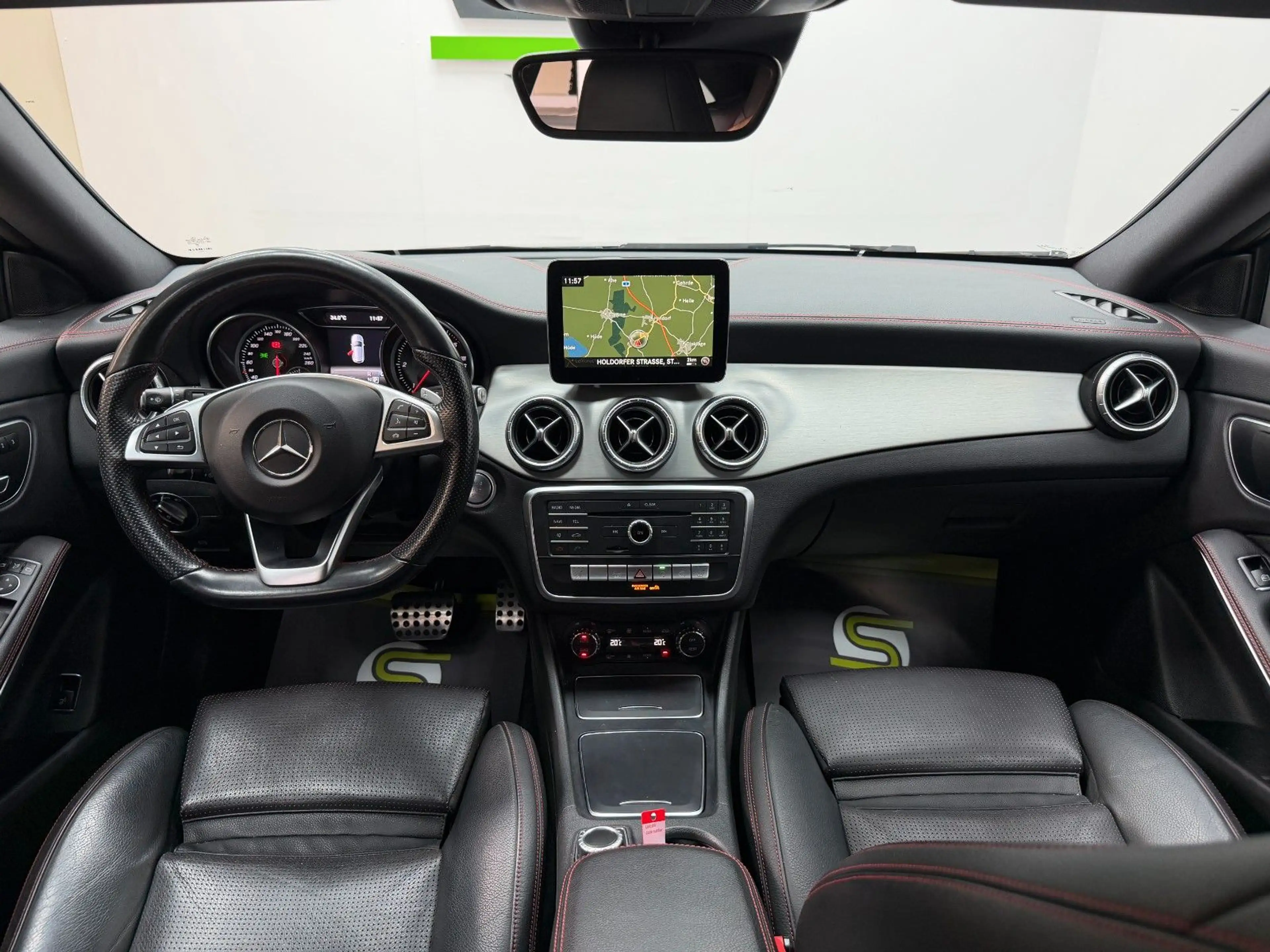 Mercedes-Benz CLA 220 / AMG / AHK / NIGHT PAKET — photo 15