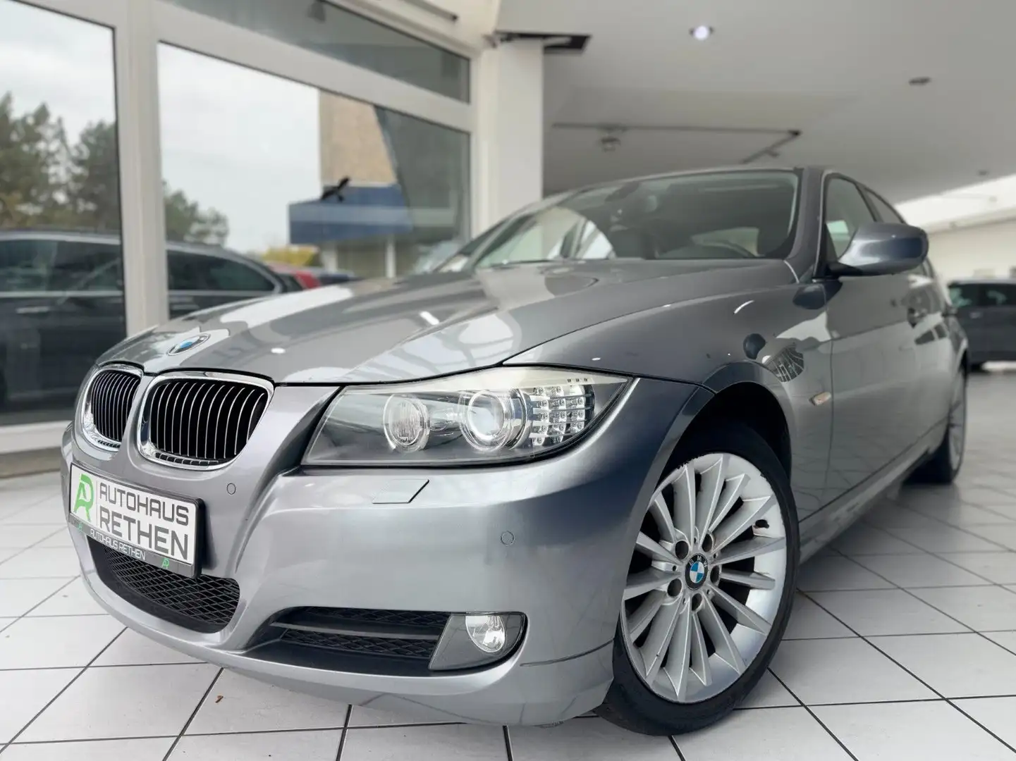 BMW 325 d *NAVI*PDC*XENON*SITZHZG.* Gris - 1
