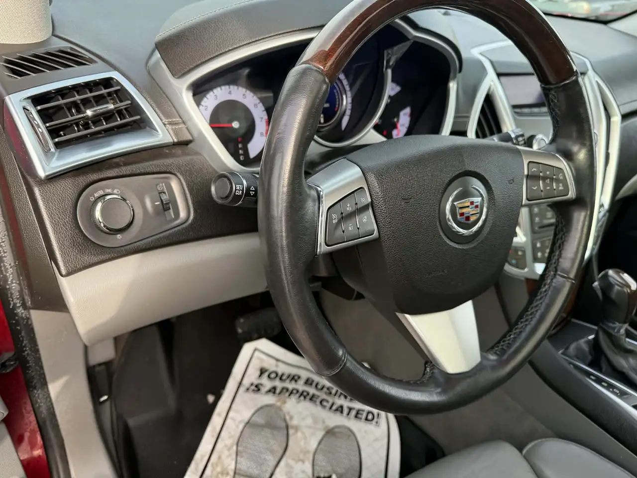 Cadillac SRX снимка Cadillac SRX