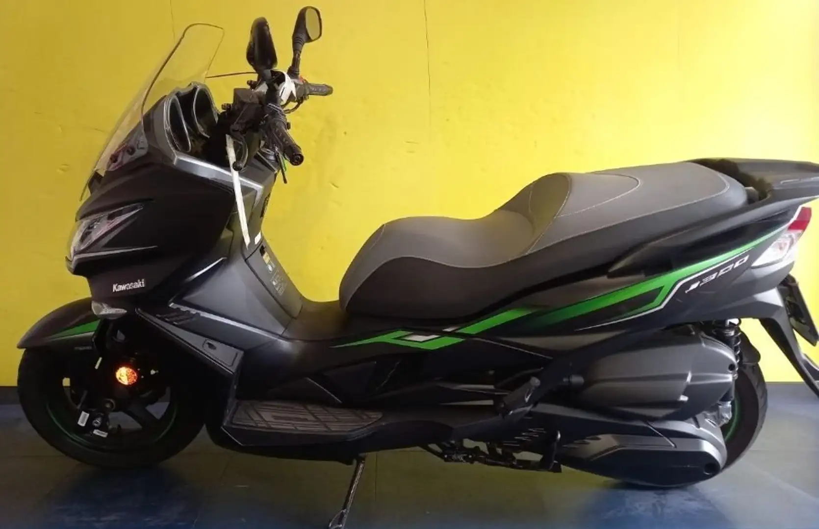 Kawasaki J300 ABS - 2019 Чёрный - 2