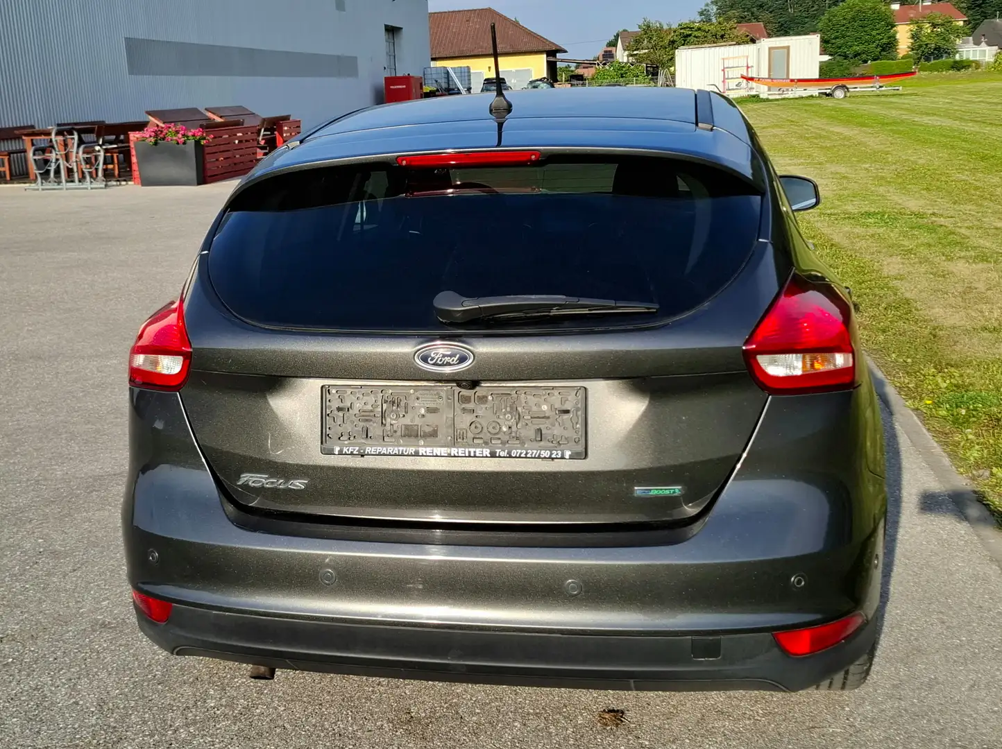 Ford Focus Focus 1,0 EcoBoost Titanium Titanium Grau - 2