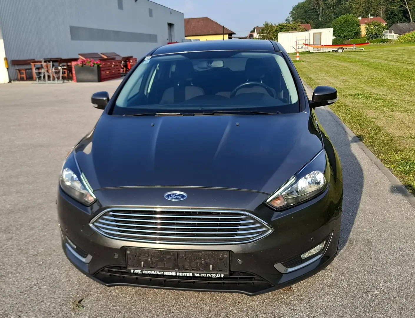 Ford Focus Focus 1,0 EcoBoost Titanium Titanium Grau - 1
