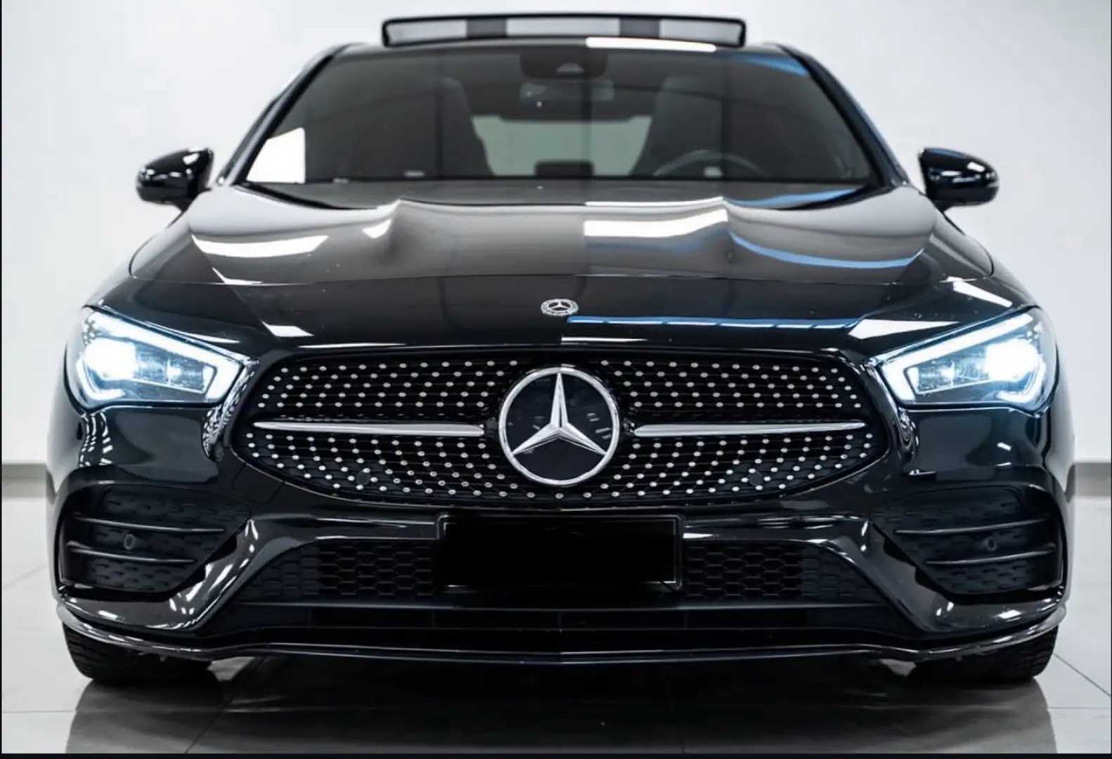 Mercedes-Benz CLA 180 premium amg - 2
