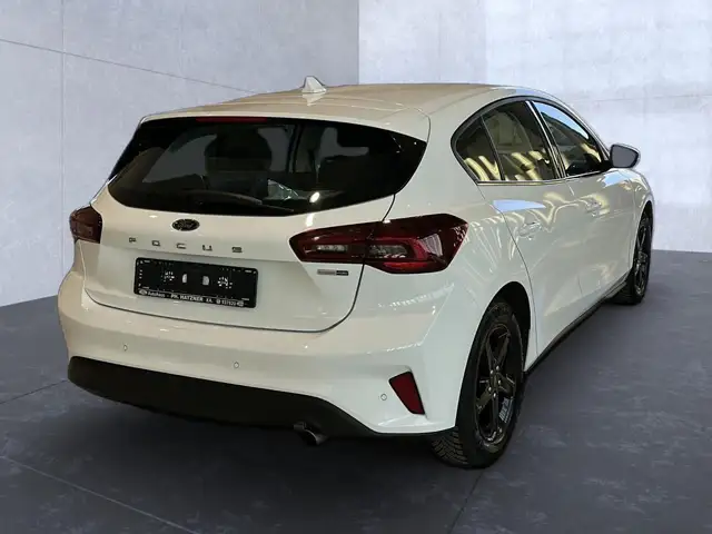 Ford Focus view 5