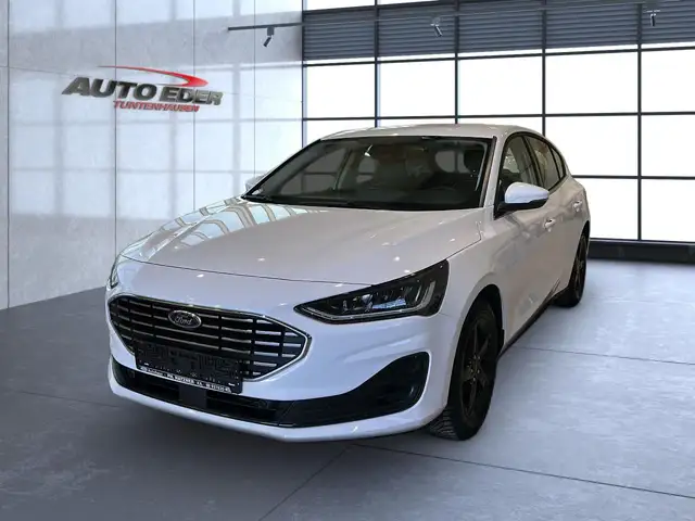 Ford Focus view 2