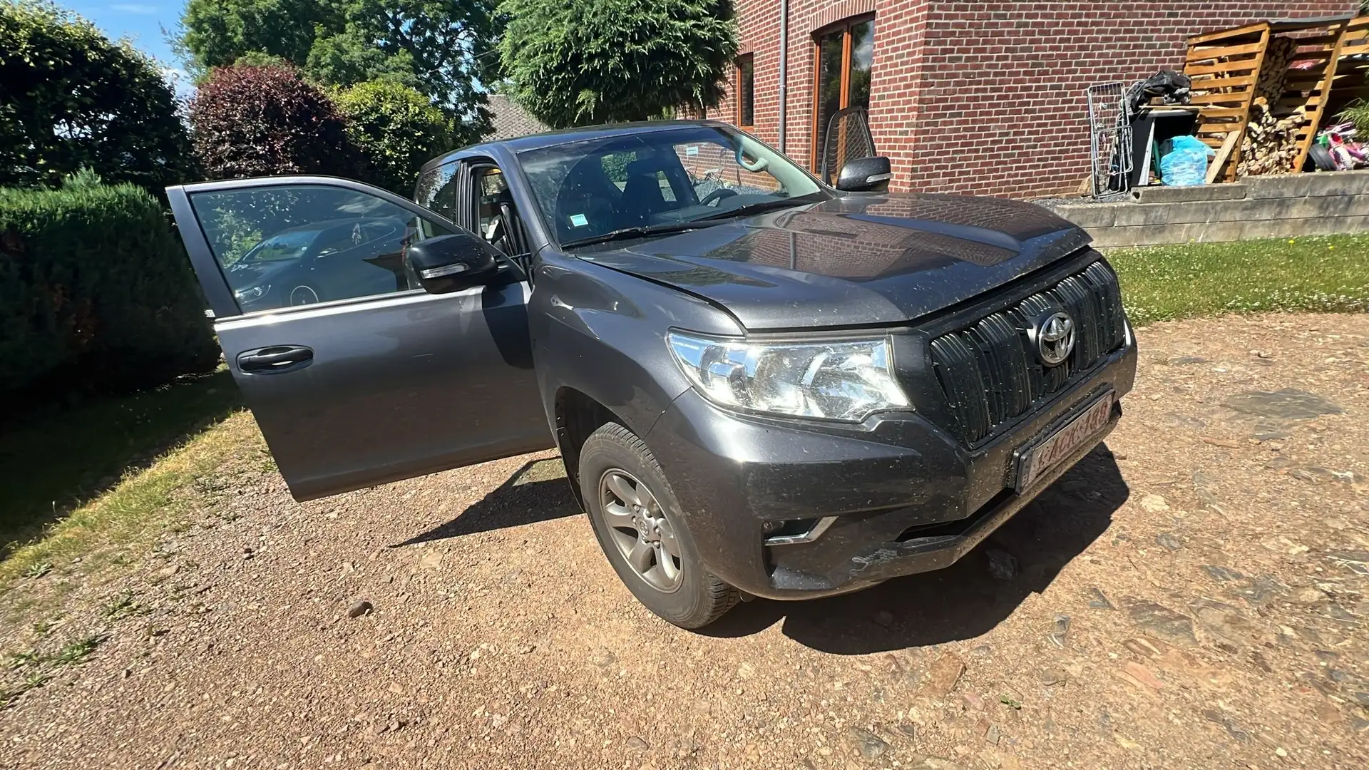 Toyota Land Cruiser 2.8 D-4D Active (EU6.2) Grijs - 1