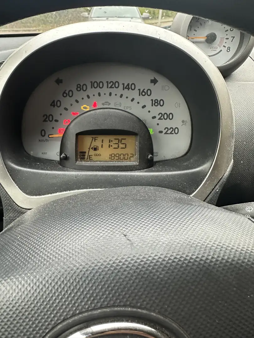 Daihatsu Sirion daihatsu sirion 2   1.3-16V Comfort Чорний - 1