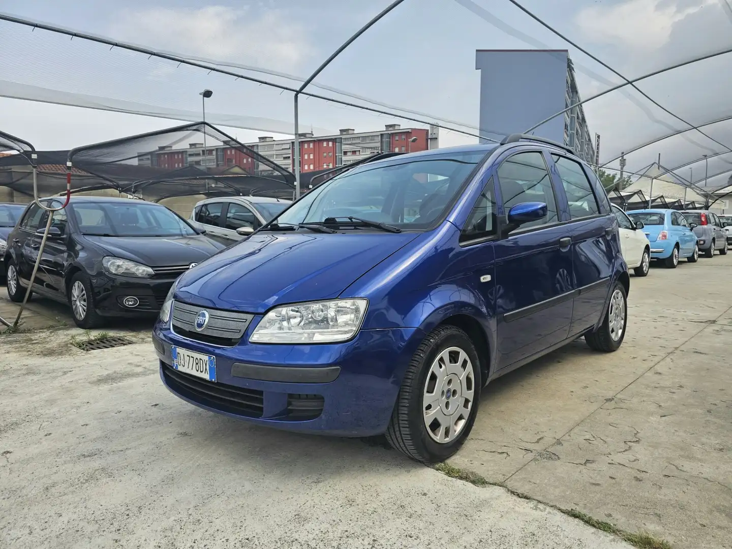 Fiat Idea 1.2 16V BlackLabel Bleu - 2