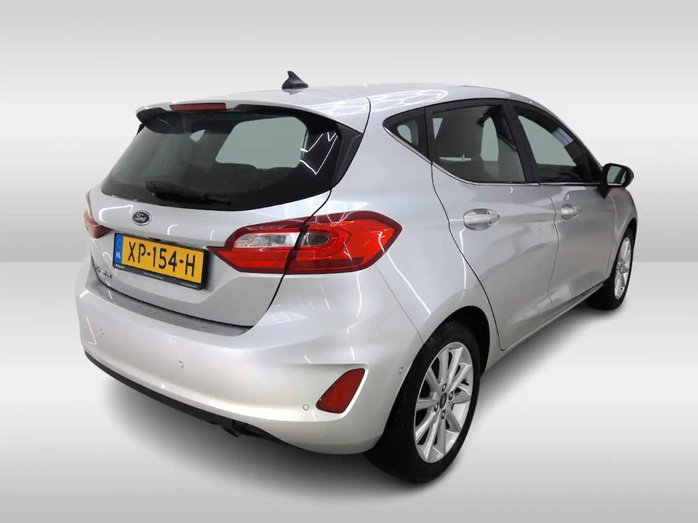 Ford Fiesta 1.0 EcoBoost Titanium |PDC|Clima|Camera|Navi! Grijs - 2